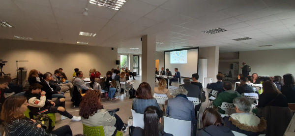 Ascolto, supporto, innovazione: come convincere i giovani a restare