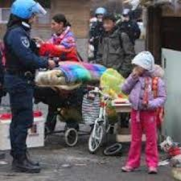 Sgomberi forzati, Anci: "Cos&igrave; si rischia l'emergenza abitativa"