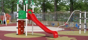 "Collaboriamo per installare giochi inclusivi nei giardini"