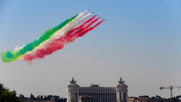 I sindaci aprono la parata della Festa della Repubblica a Roma