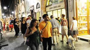 Orari dei negozi, Anci: regole flessibili, decidano i sindaci