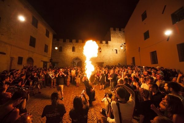 Festival di strada: tra cultura, turismo e opportunit&agrave; economica