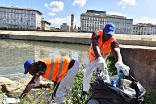 Migranti e cittadini insieme per ripulire le sponde dei fiumi