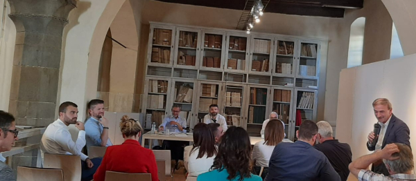 Tanti sindaci dell'aretino all'incontro con i vertici di AnciToscana