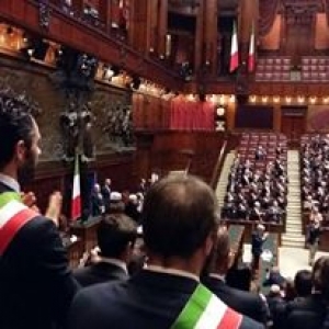 Il grido dei sindaci alle istituzioni: liberateci dai troppi vincoli