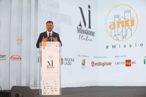 Pnrr, Decaro a Missione Italia: Comuni puntuali, ma &egrave; solo l'inizio