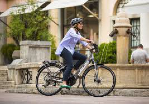 Progetto "Tandem, Bici in Comune", 100 e-bike per i piccoli Comuni