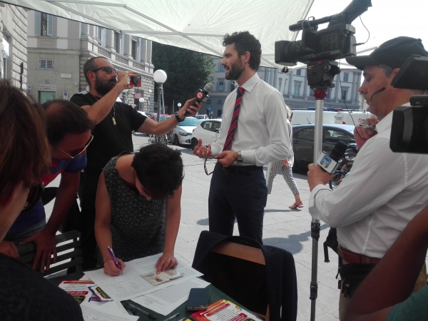 Educazione civica nelle scuole, subito un successo la raccolta di firme