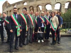 2 giugno, la delegazione di sindaci toscani a Roma